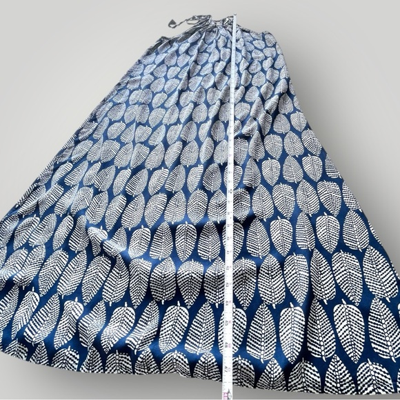 Toko Maxi Dress with Leaf Pattern Blue/White - Picture 14 of 16